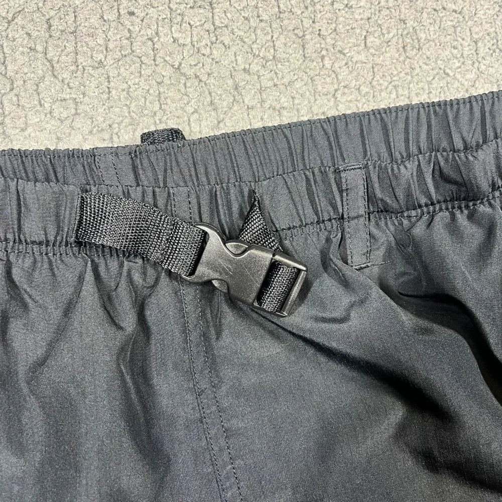 Nike Mens Cargo Swim Trunks Black Mesh Lined Belted Shorts NESSB521 Size L